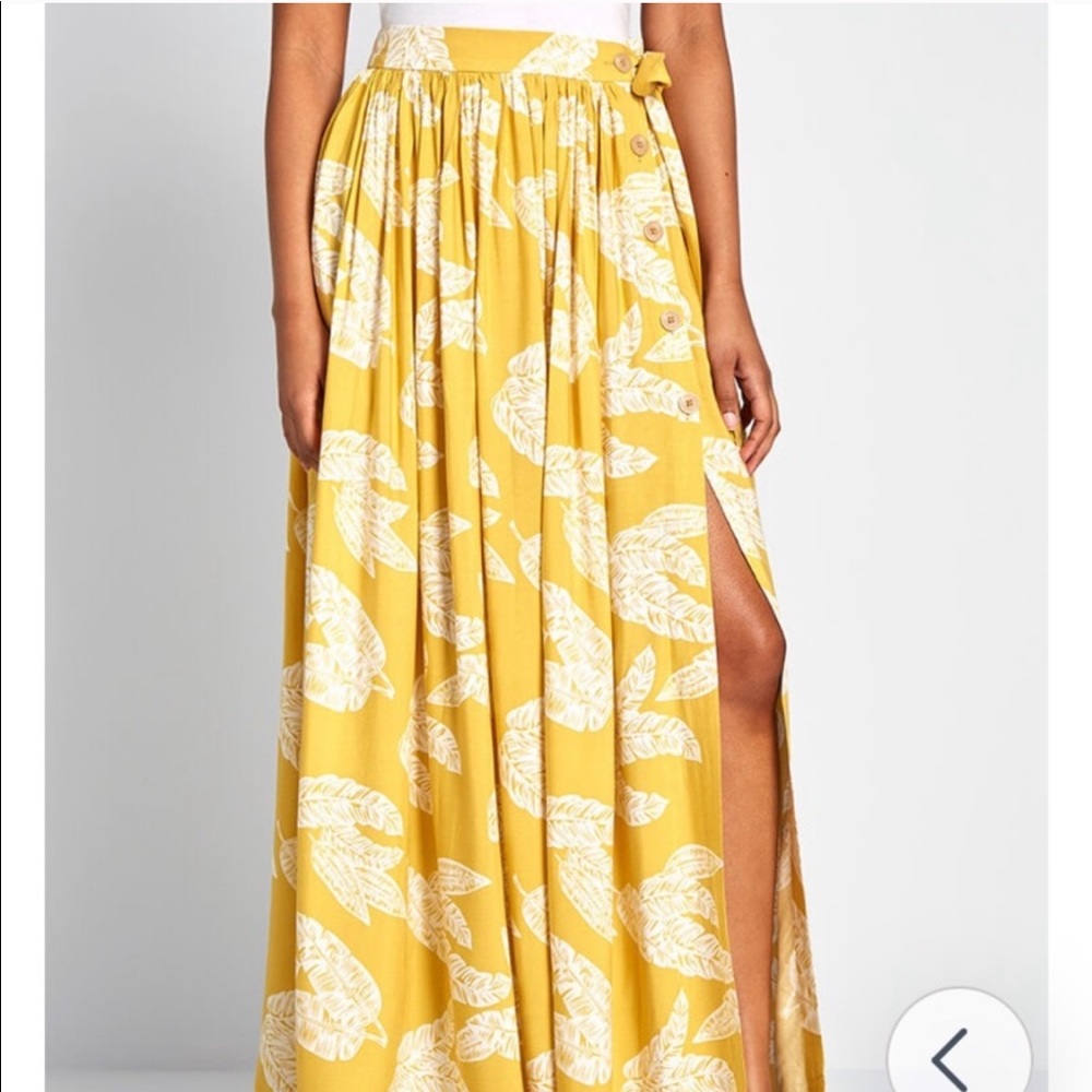 Collectif Leaf It to Chance Maxi Skirt